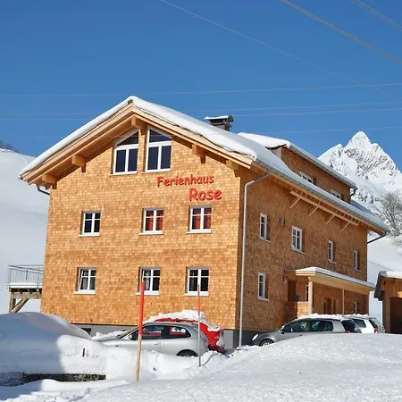 Natur Guest house 3*
